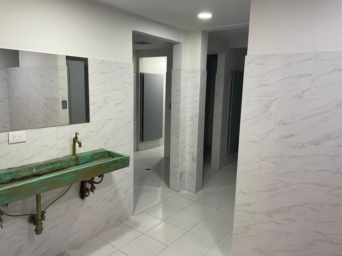 Hostal Casa Astromelia Богота Экстерьер фото