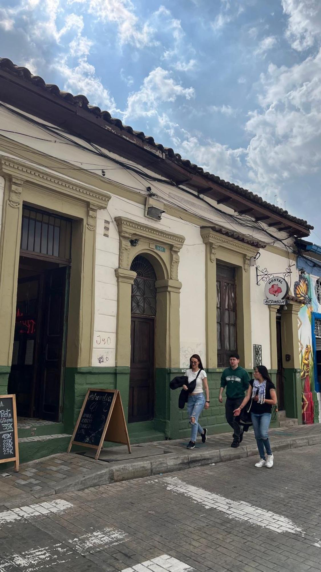 Hostal Casa Astromelia Богота Экстерьер фото