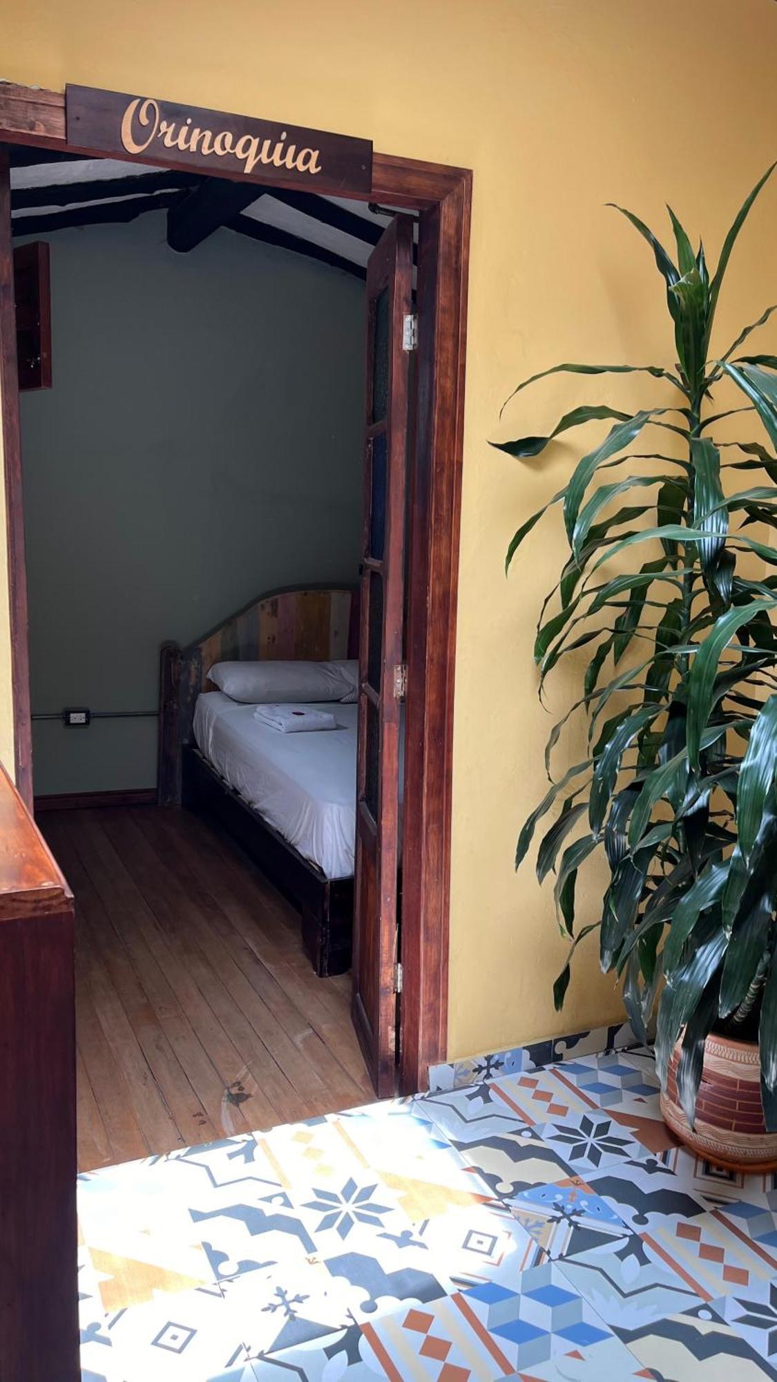 Hostal Casa Astromelia Богота Экстерьер фото