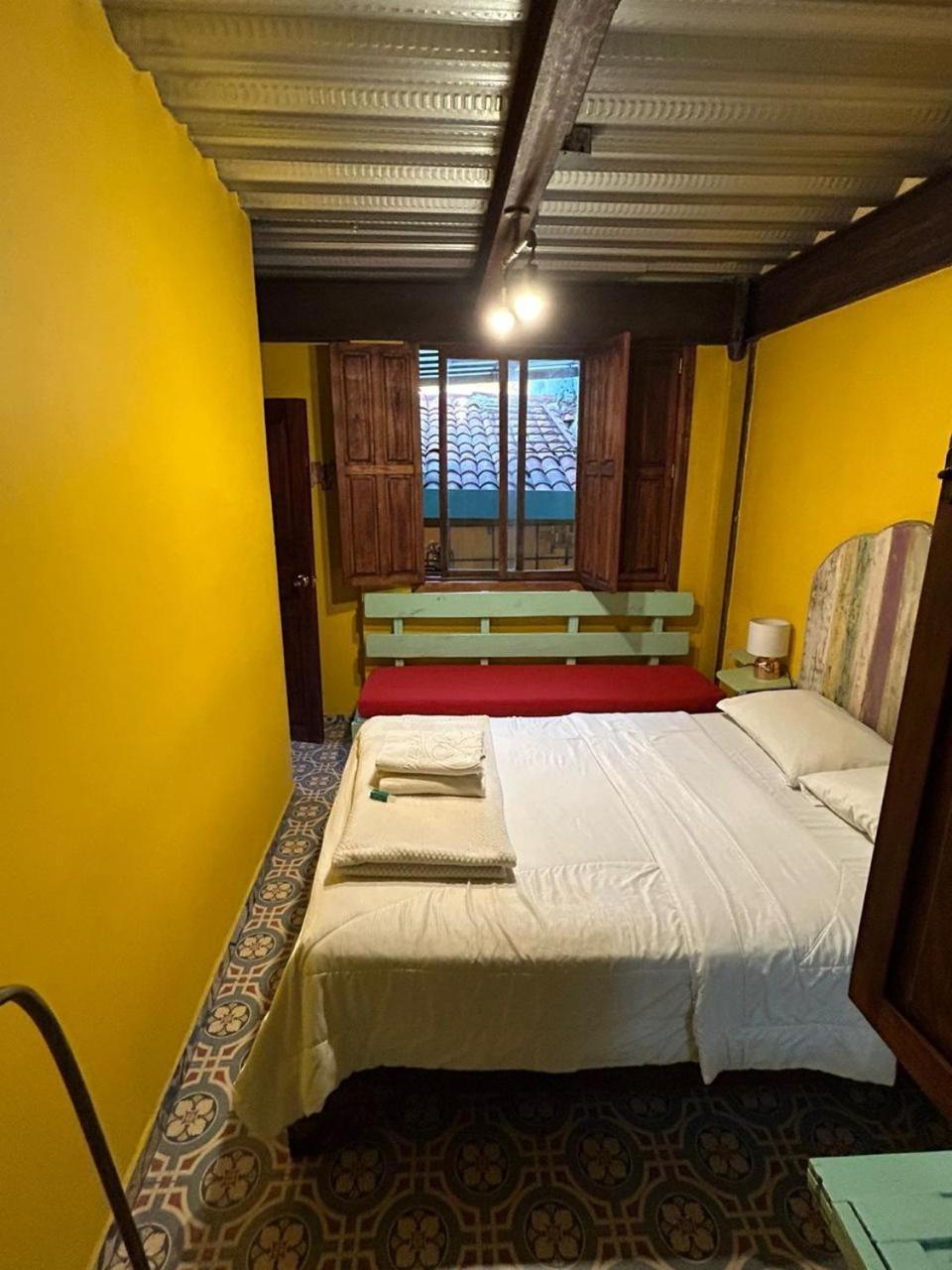 Hostal Casa Astromelia Богота Экстерьер фото